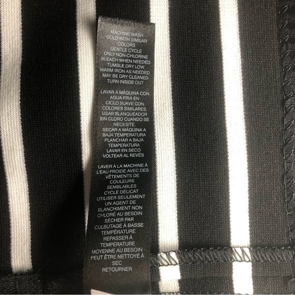 ⭐️NEW⭐️White House Black Market (WHBM) Classic Black & White Stripe Knit Short - Picture 11 of 11